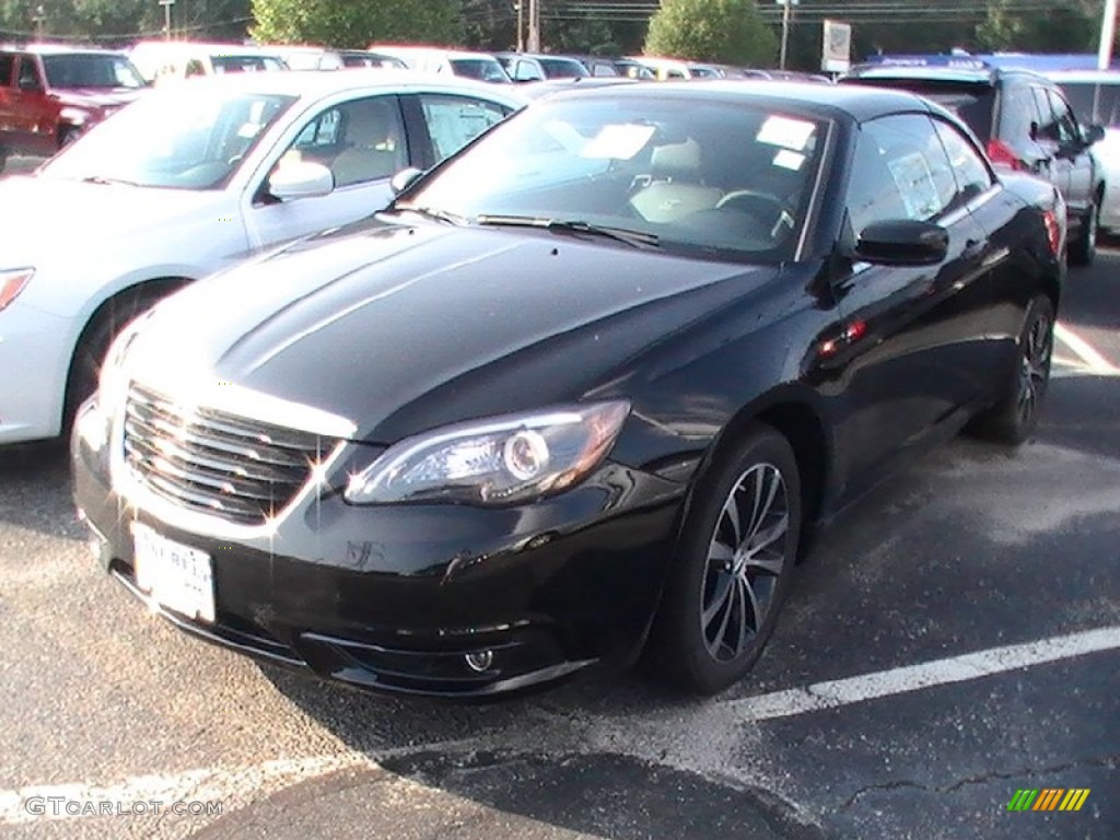 2012 Chrysler 200 S Hard Top Convertible Exterior Photos