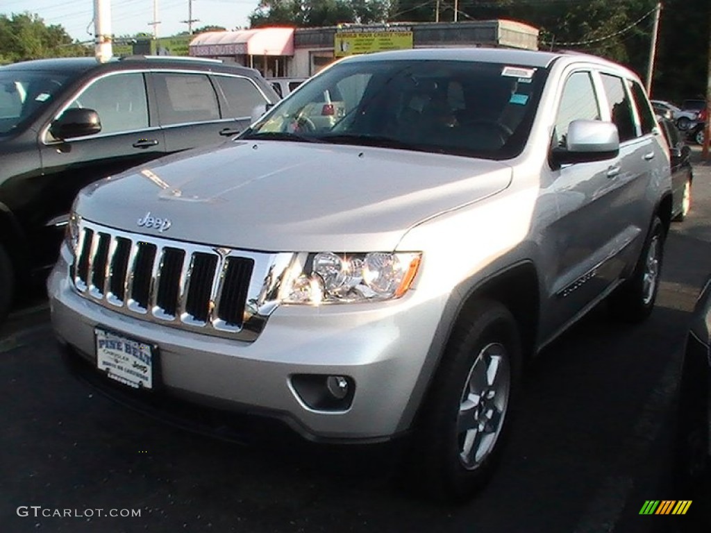 2013 Grand Cherokee Laredo 4x4 - Bright Silver Metallic / Black photo #1