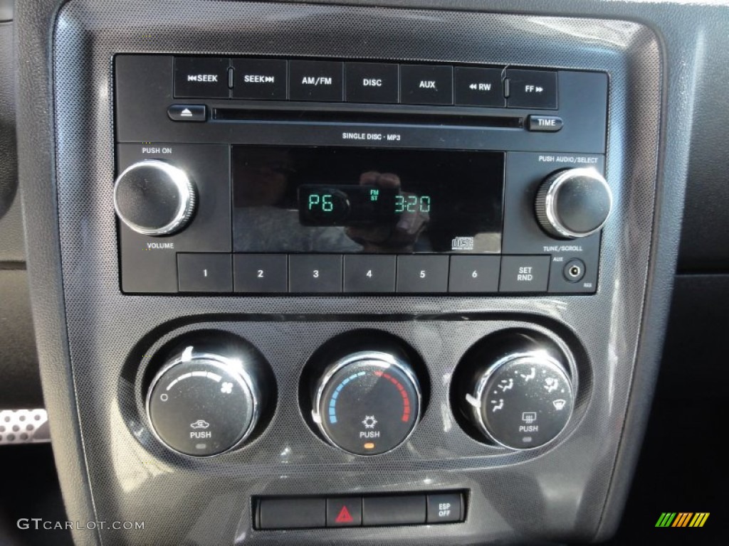 2009 Dodge Challenger R/T Controls Photo #70608327