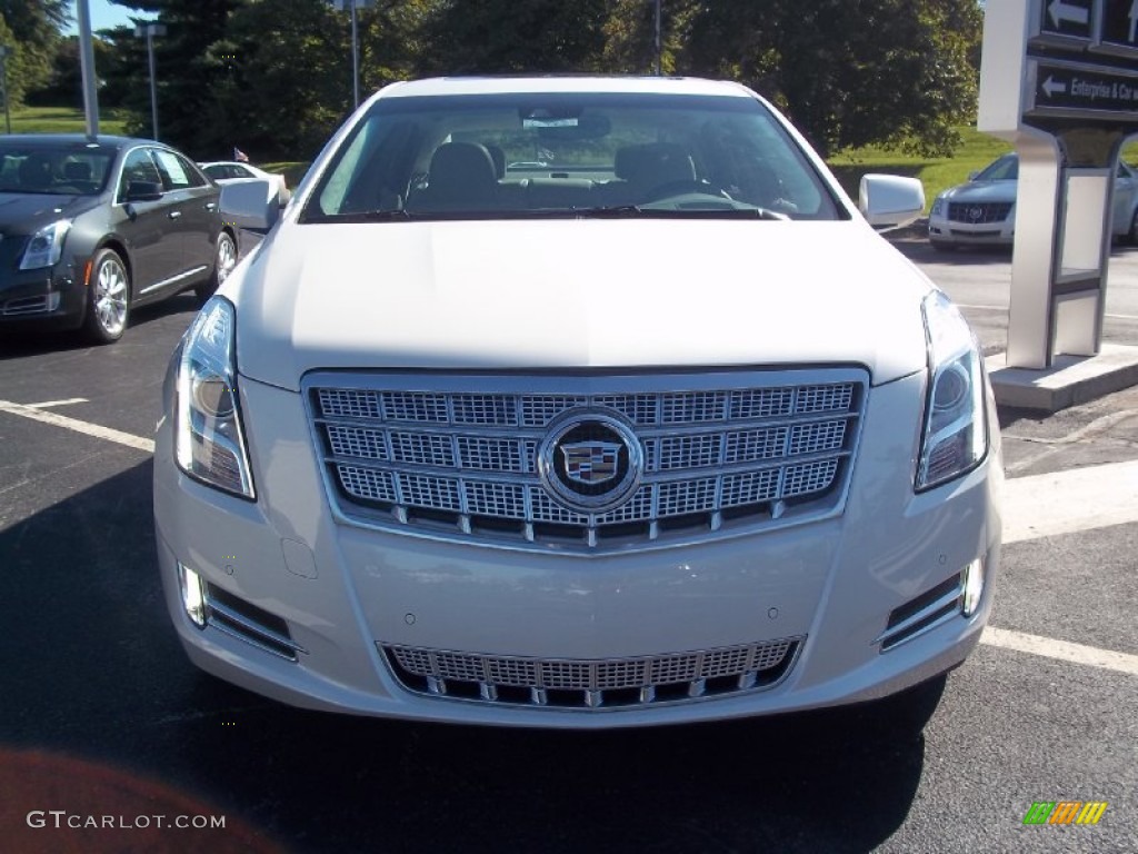 2013 XTS Platinum AWD - White Diamond Tricoat / Very Light Platinum/Dark Urban/Cocoa Opus Full Leather photo #2