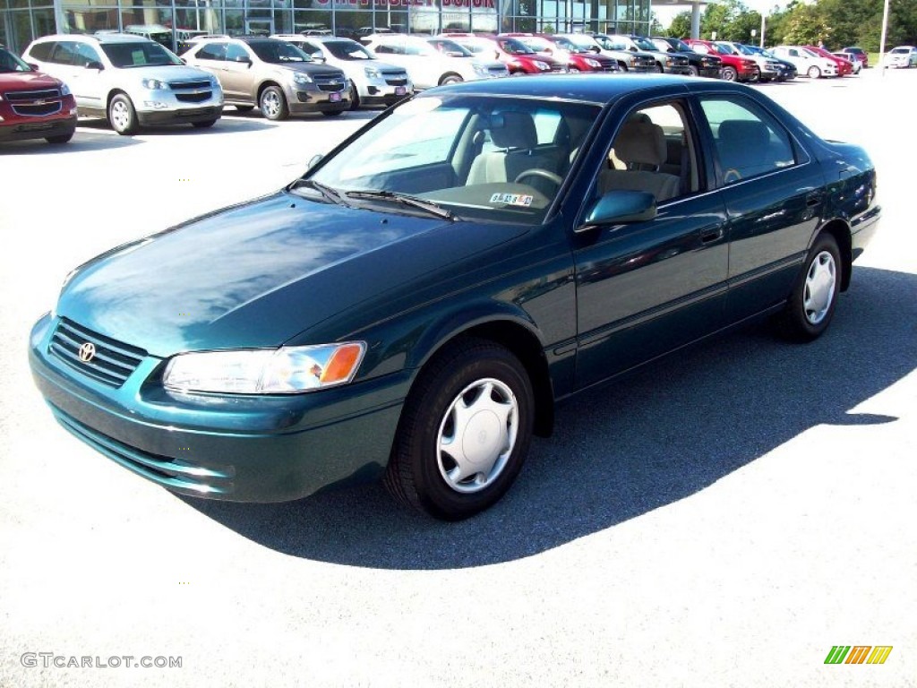 1998 Camry CE - Dark Green Metallic / Oak photo #11