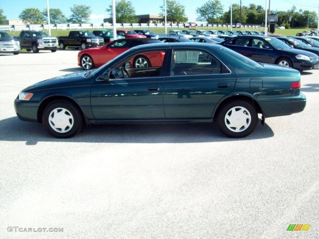 1998 Camry CE - Dark Green Metallic / Oak photo #13