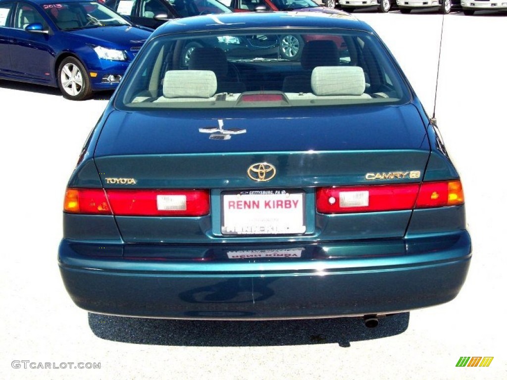 1998 Camry CE - Dark Green Metallic / Oak photo #14