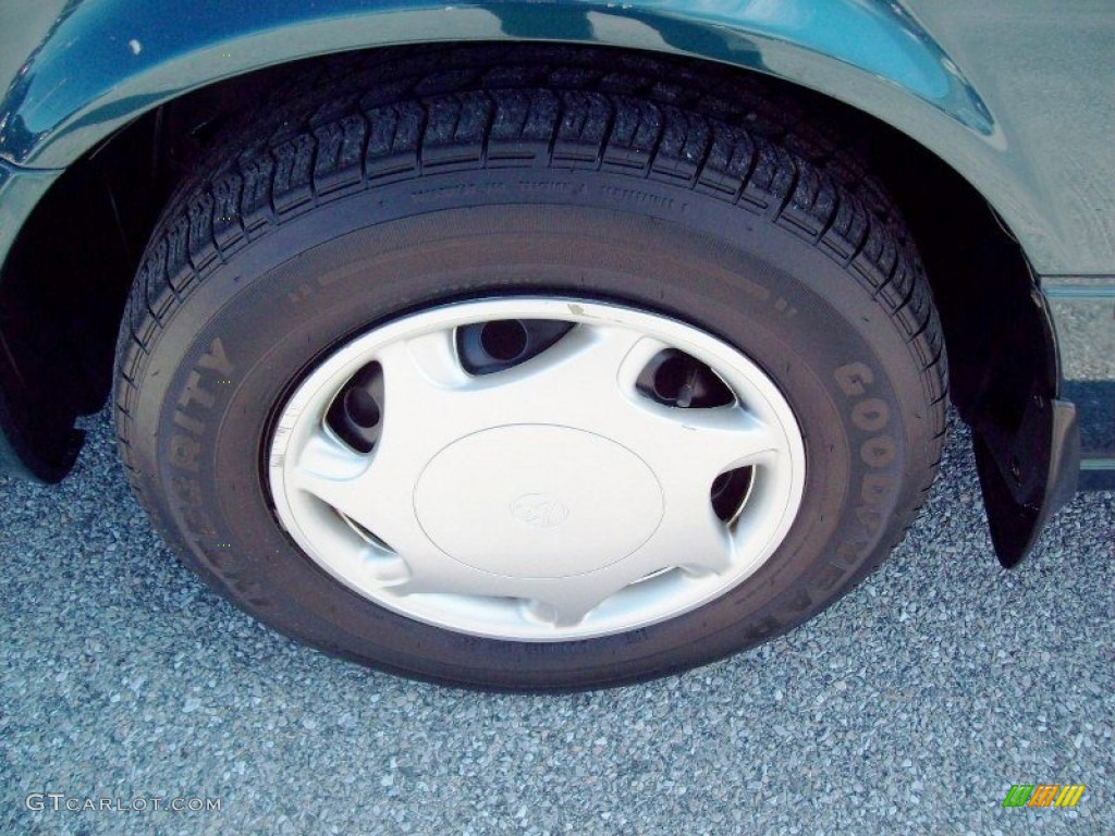 1998 Camry CE - Dark Green Metallic / Oak photo #18