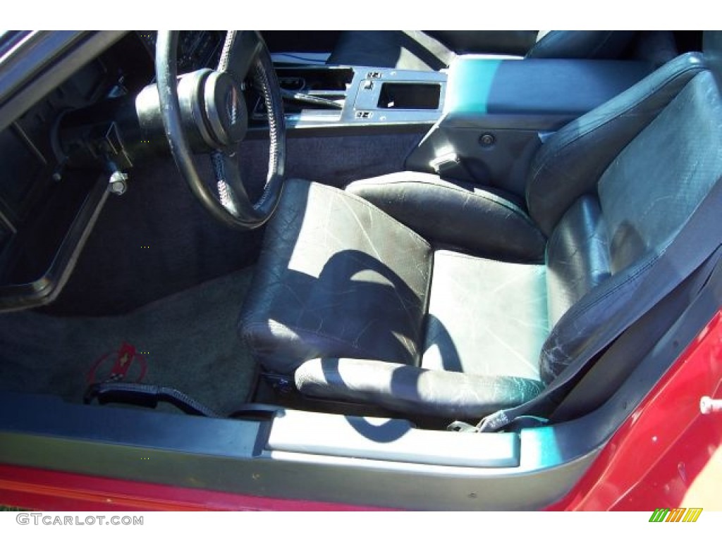 1984 Corvette Coupe - Bright Red / Graphite photo #12