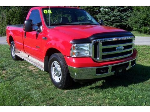 2005 Ford F350 Super Duty XLT Regular Cab Data, Info and Specs