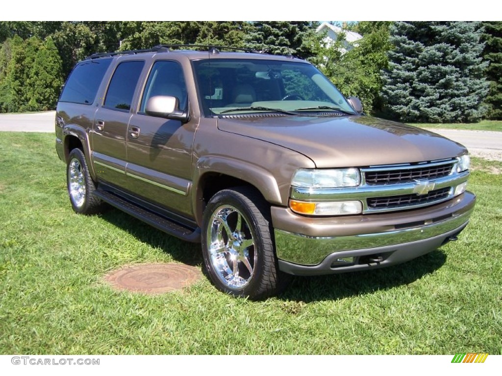 2004 Suburban 1500 LT 4x4 - Sandalwood Metallic / Tan/Neutral photo #3