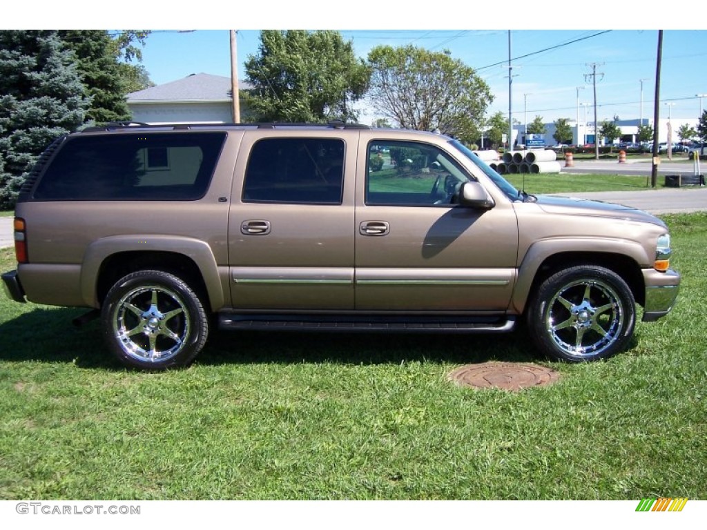 2004 Suburban 1500 LT 4x4 - Sandalwood Metallic / Tan/Neutral photo #4