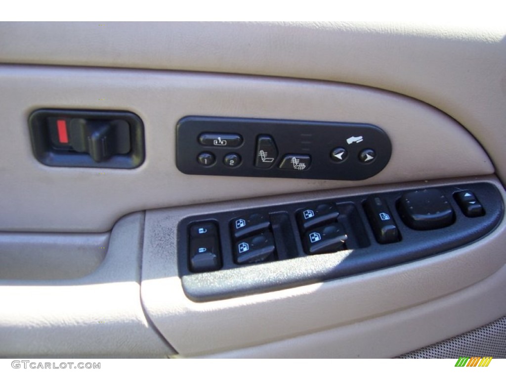 2004 Suburban 1500 LT 4x4 - Sandalwood Metallic / Tan/Neutral photo #14