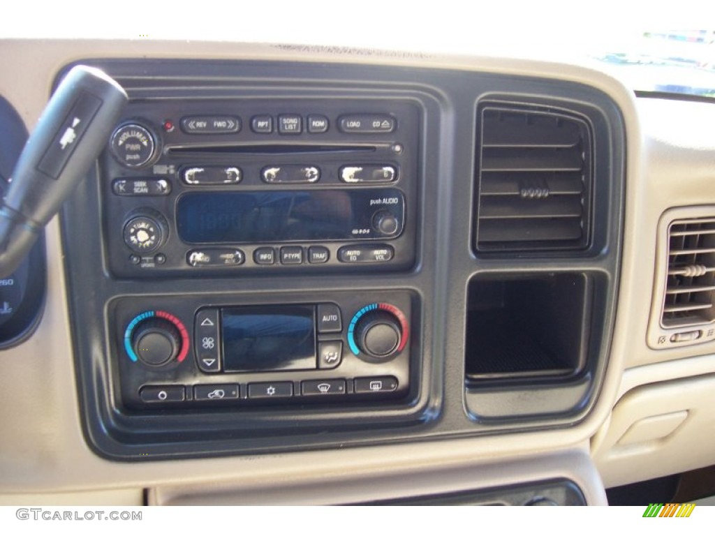 2004 Suburban 1500 LT 4x4 - Sandalwood Metallic / Tan/Neutral photo #19