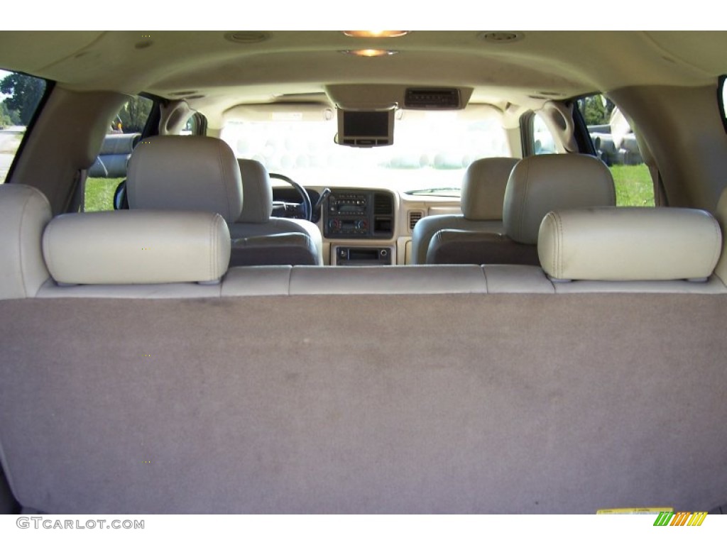 2004 Suburban 1500 LT 4x4 - Sandalwood Metallic / Tan/Neutral photo #29
