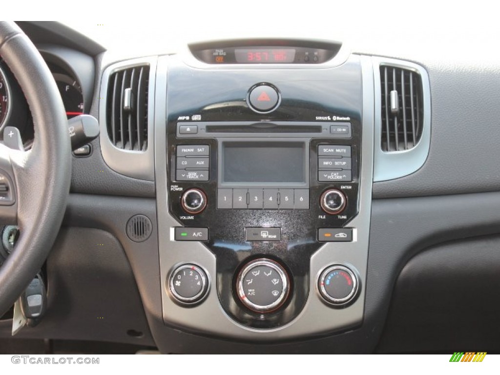 2012 Kia Forte Koup SX Controls Photo #70622600