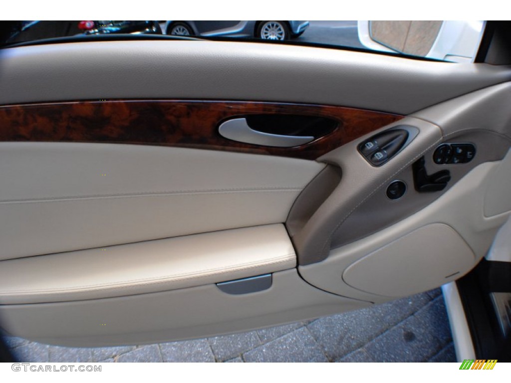 2009 Mercedes-Benz SL 550 Roadster Stone Door Panel Photo #70627537
