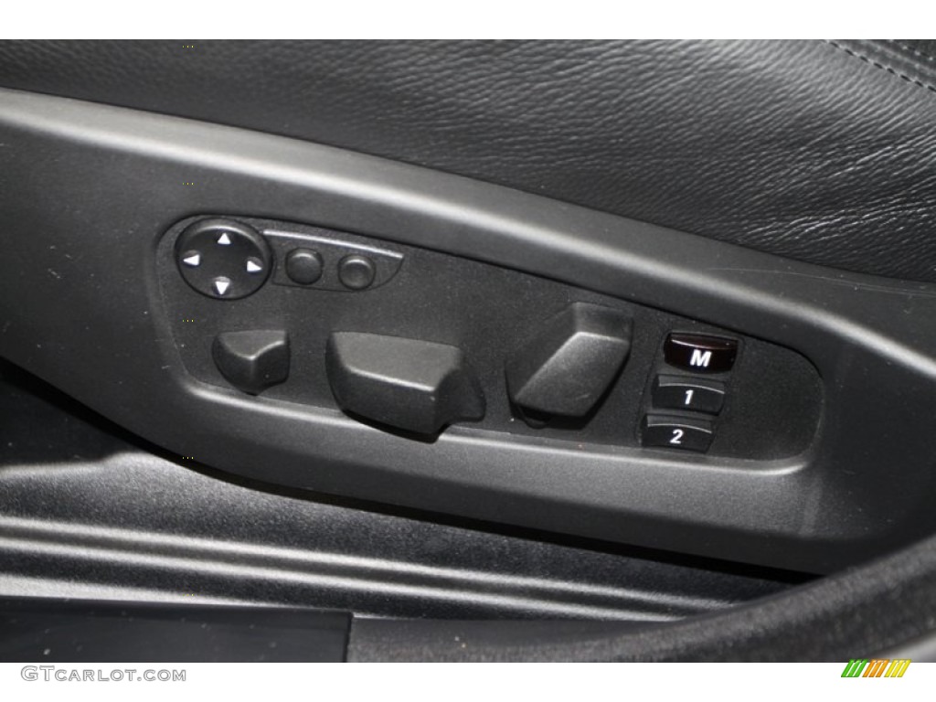 2010 BMW M5 Standard M5 Model Controls Photo #70630276