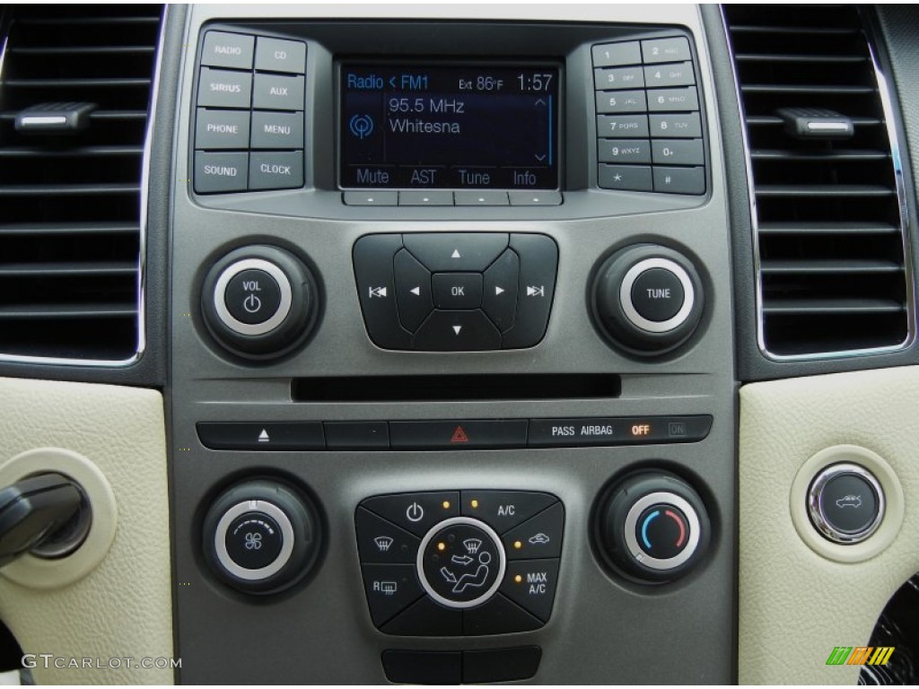 2013 Ford Taurus SE Controls Photo #70631971