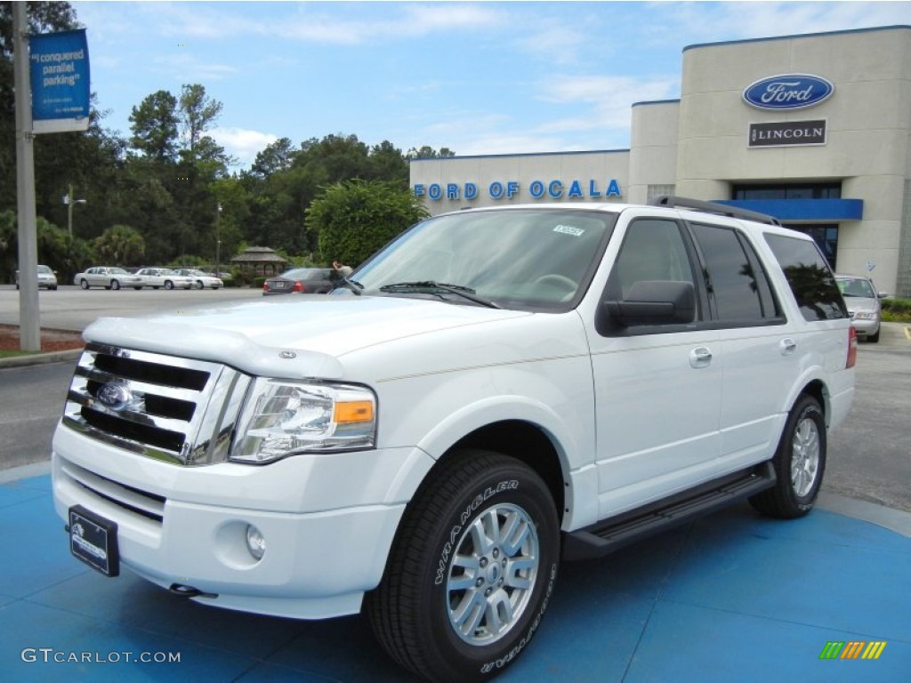 2013 Expedition XLT 4x4 - Oxford White / Camel photo #1