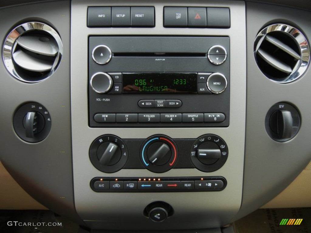 2013 Ford Expedition XLT 4x4 Controls Photo #70632721