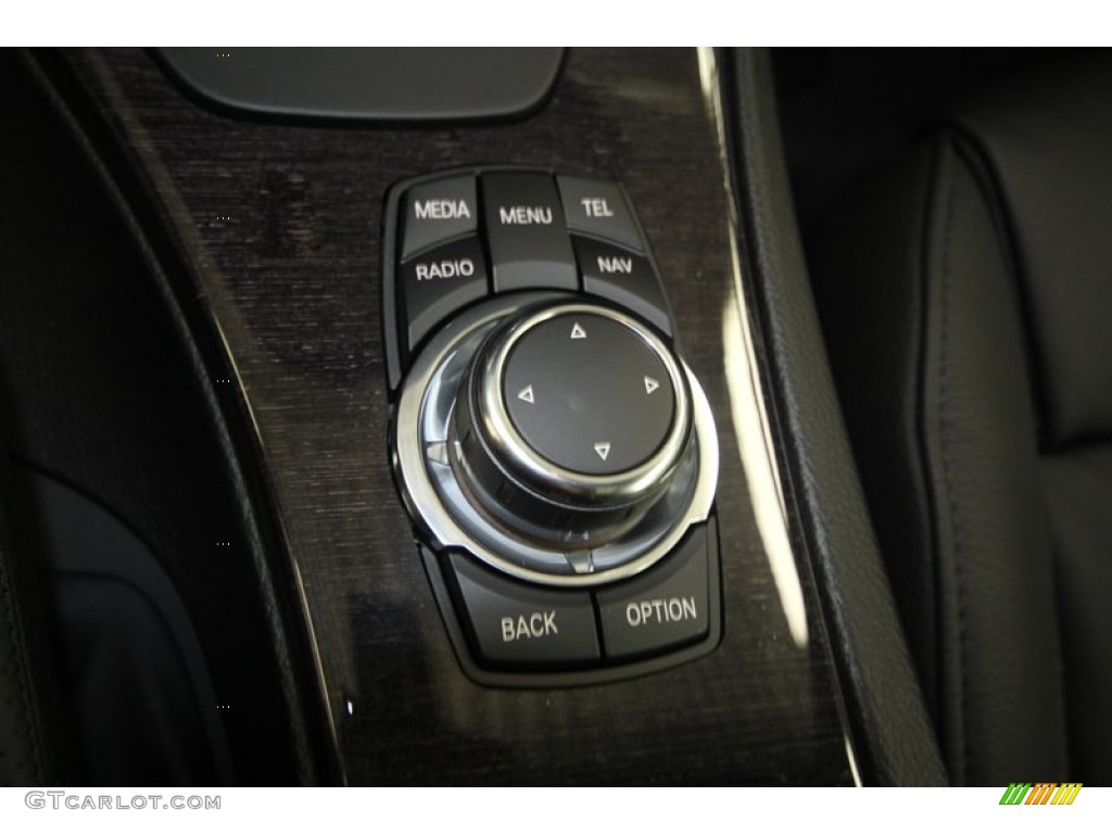 2013 BMW 3 Series 335i Coupe Controls Photo #70633819