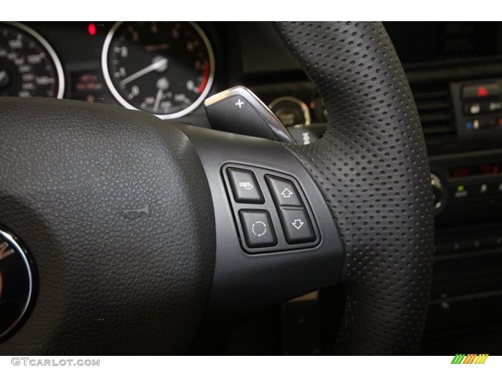 2013 BMW 3 Series 335i Coupe Controls Photo #70633846