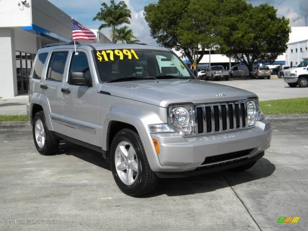 Bright Silver Metallic Jeep Liberty