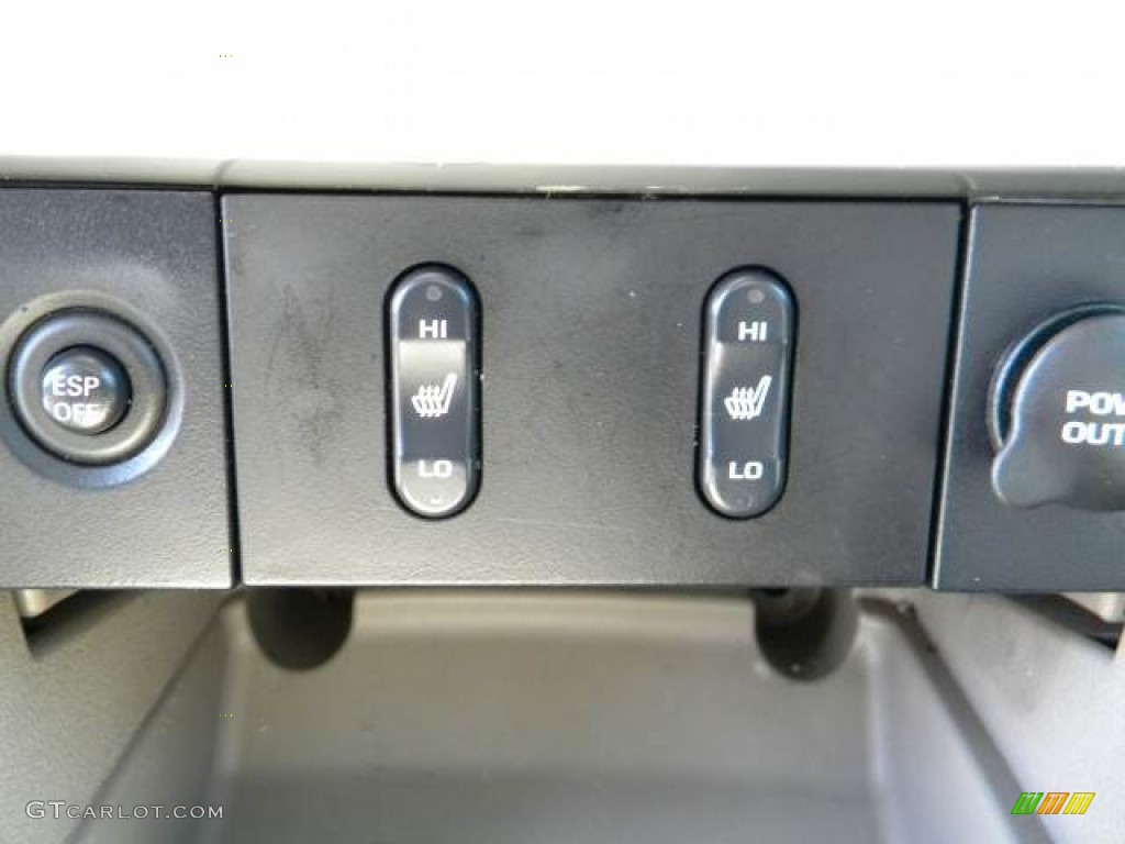 2007 Dodge Durango Limited Controls Photo #70636879