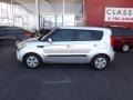 2013 Bright Silver Kia Soul 1.6  photo #2