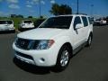 Avalanche White - Pathfinder SE Photo No. 7