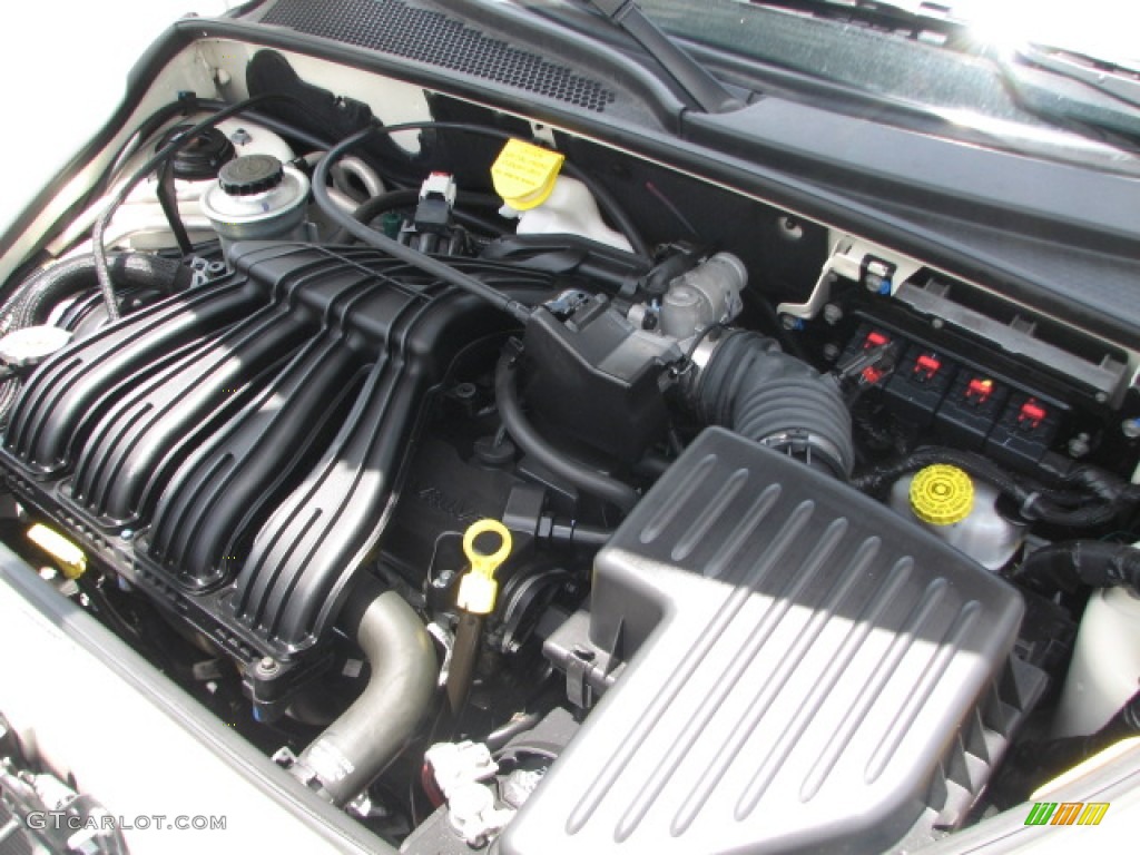 2008 Chrysler PT Cruiser LX 2.4 Liter DOHC 16-Valve 4 Cylinder Engine Photo #70641583