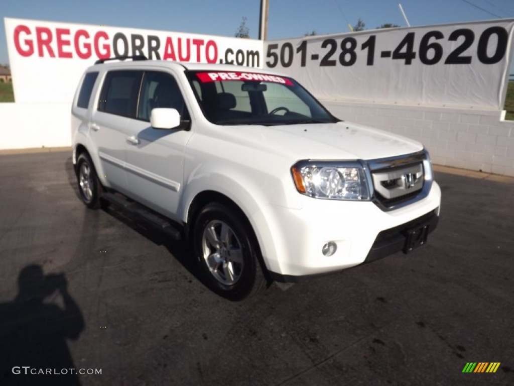 Taffeta White Honda Pilot