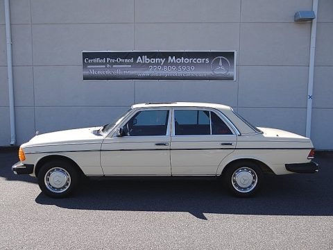 1982 Mercedes-Benz E Class 300 D Sedan Data, Info and Specs
