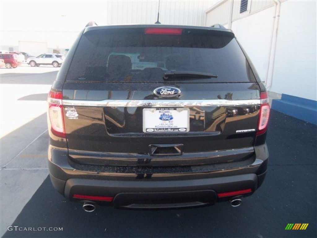 2013 Explorer FWD - Tuxedo Black Metallic / Medium Light Stone photo #4