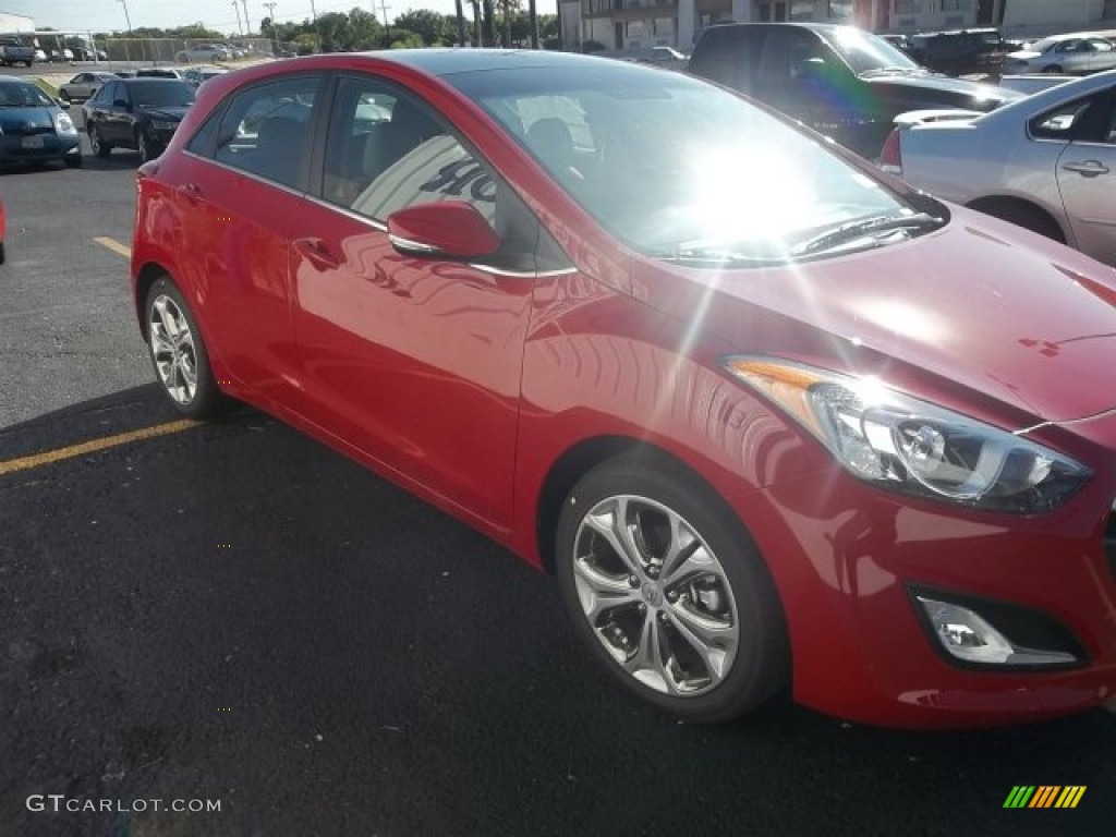 2013 Elantra GT - Volcanic Red / Beige photo #4