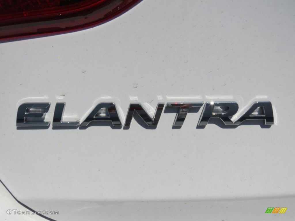 2013 Elantra GT - Shimmering White / Black photo #11
