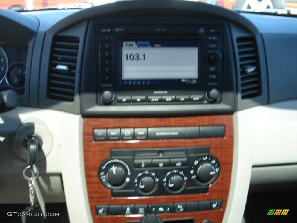 2005 Grand Cherokee Limited 4x4 - Dark Khaki Pearl / Dark Khaki/Light Graystone photo #21