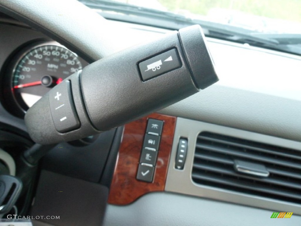 2013 GMC Sierra 2500HD SLT Crew Cab 4x4 Controls Photo #70667689
