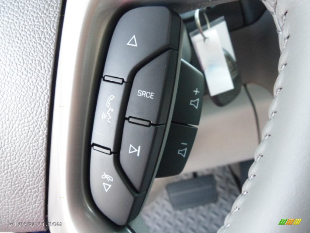 2013 GMC Sierra 2500HD SLT Crew Cab 4x4 Controls Photo #70667701