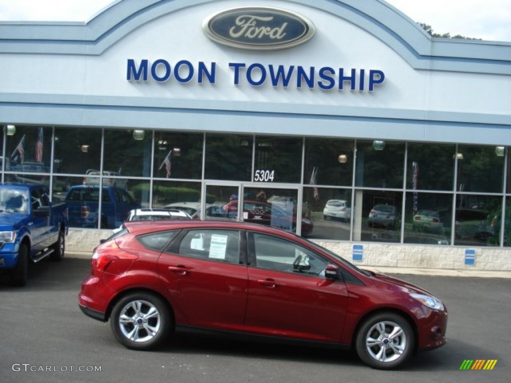 2013 Focus SE Hatchback - Ruby Red / Charcoal Black photo #1