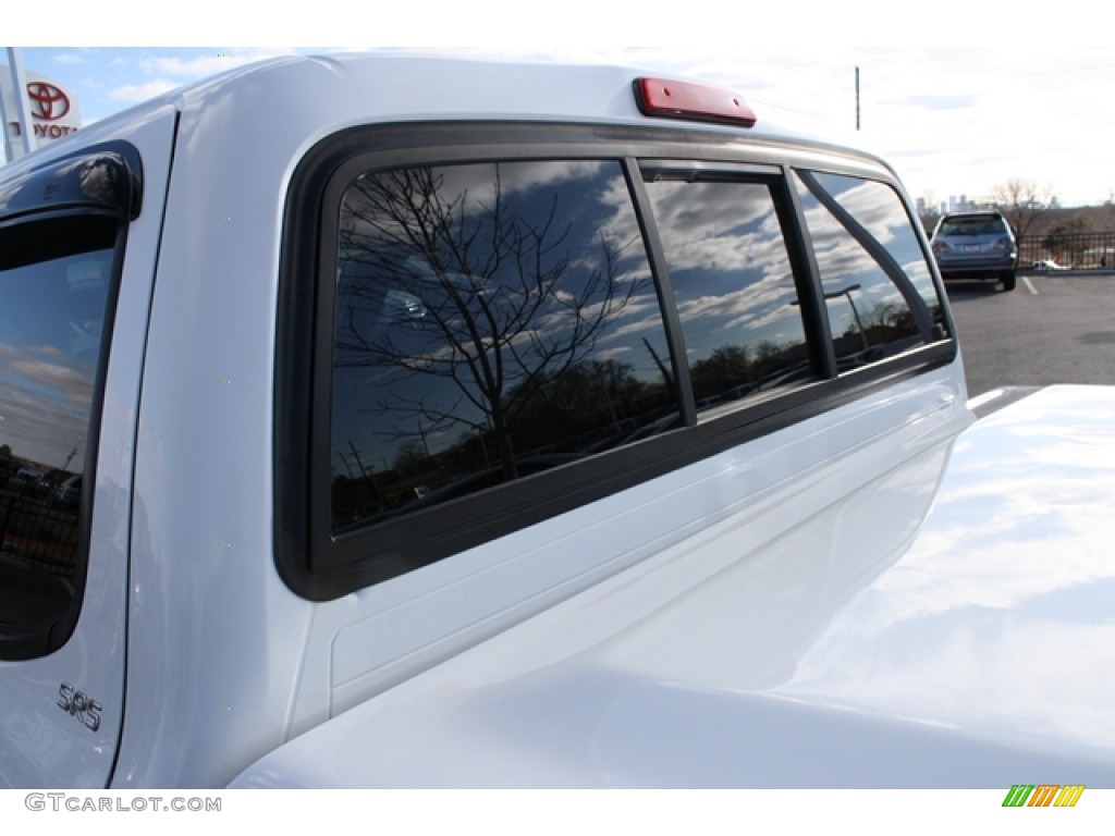 2002 Tacoma V6 TRD Double Cab 4x4 - Super White / Oak photo #25