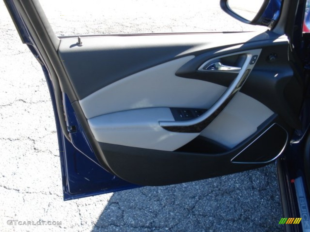2013 Buick Verano FWD Medium Titanium Door Panel Photo #70673425