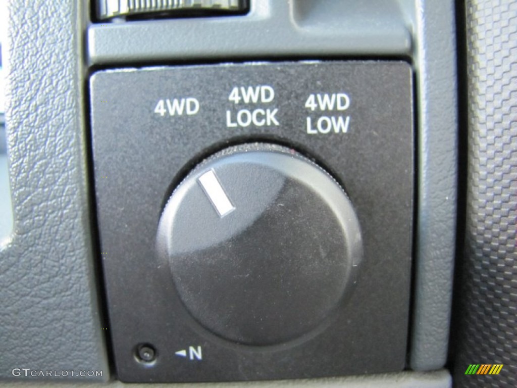 2009 Dodge Durango SE 4x4 Controls Photo #70682869