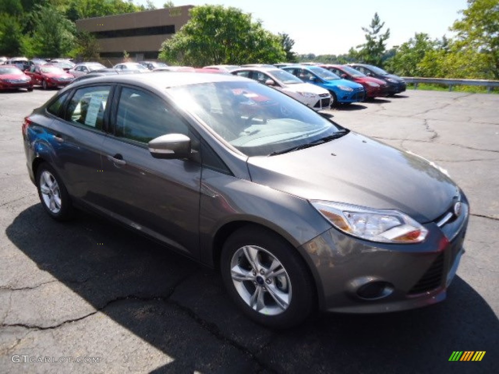 2013 Focus SE Sedan - Sterling Gray / Medium Light Stone photo #1