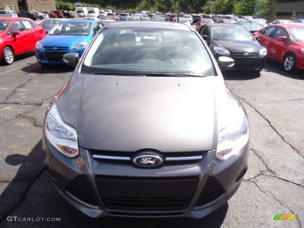 2013 Focus SE Sedan - Sterling Gray / Medium Light Stone photo #6