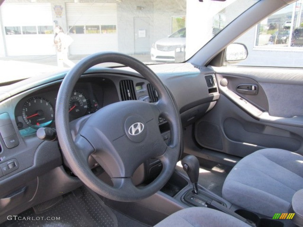 2004 Hyundai Elantra GLS Sedan Gray Steering Wheel Photo #70691542
