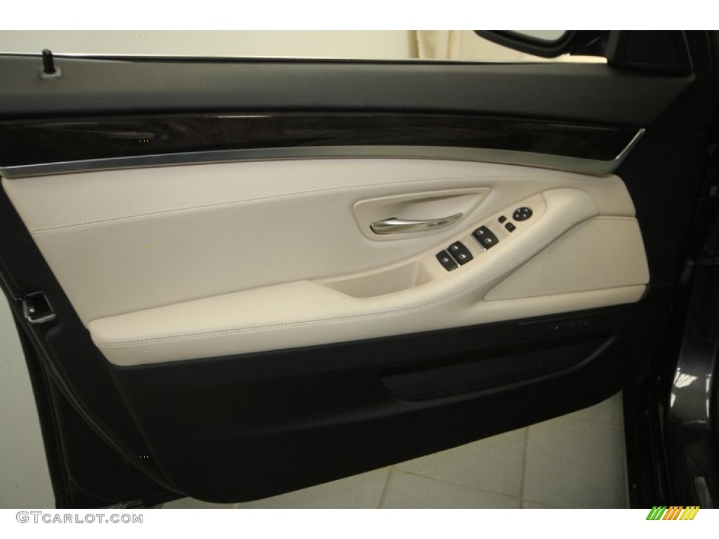 2013 BMW 5 Series 528i Sedan Oyster/Black Door Panel Photo #70695422