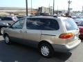 2000 Desert Sand Mica Toyota Sienna LE  photo #5