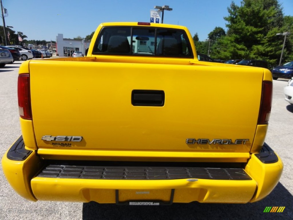 2003 S10 LS Regular Cab - Yellow / Graphite photo #7