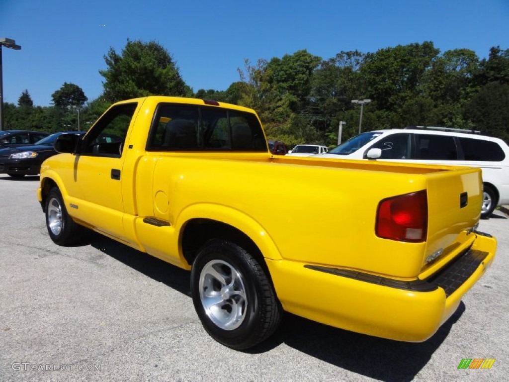 2003 S10 LS Regular Cab - Yellow / Graphite photo #8