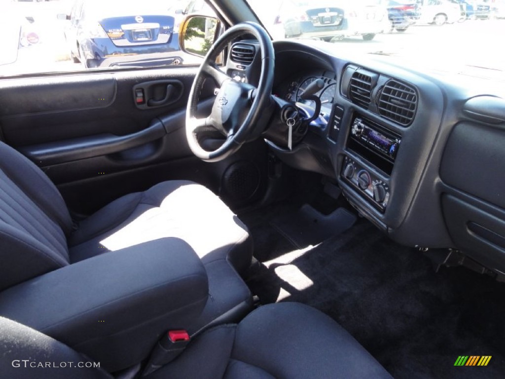 2003 S10 LS Regular Cab - Yellow / Graphite photo #15