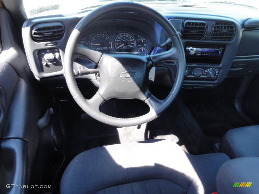 2003 S10 LS Regular Cab - Yellow / Graphite photo #20