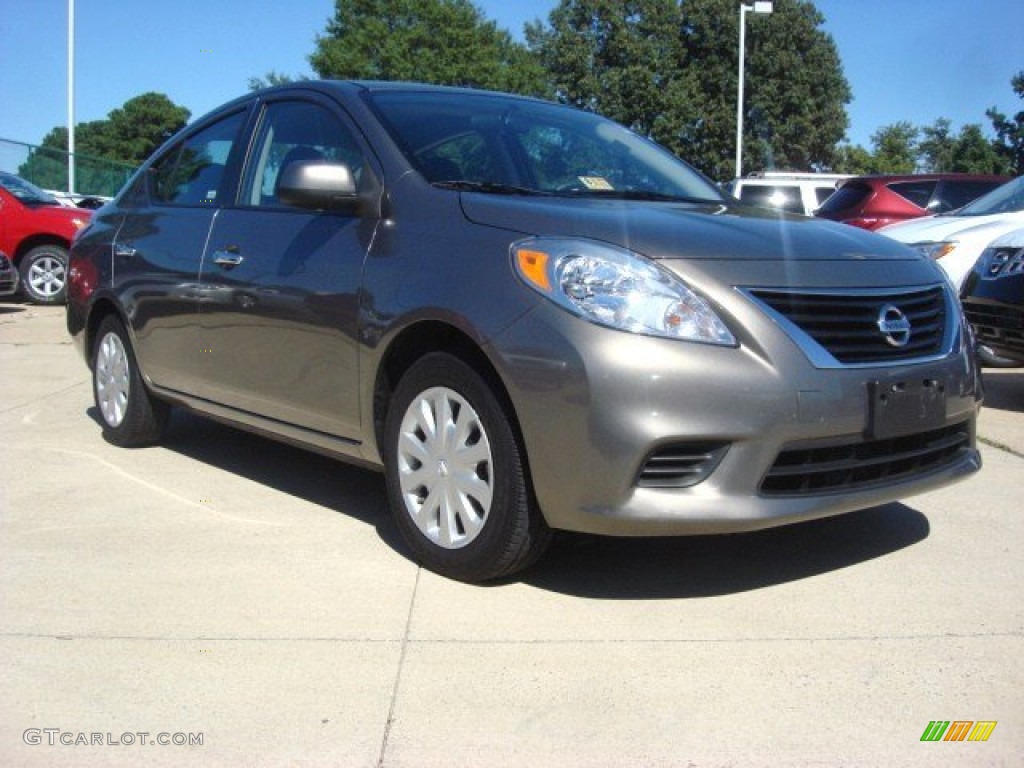 2012 Versa 1.6 S Sedan - Magnetic Gray Metallic / Charcoal photo #1